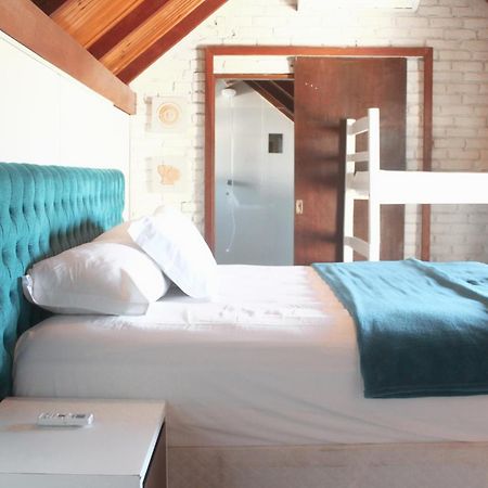 Brava Point Pousada E Hostel Итажаи Экстерьер фото