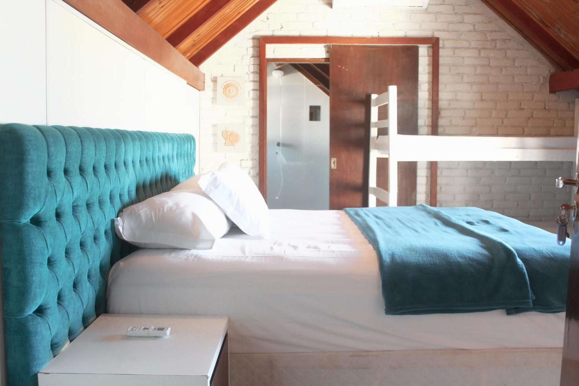 Brava Point Pousada E Hostel Итажаи Экстерьер фото